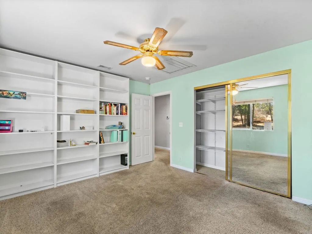 https://cdn.realtyfeed.com/cdn/127/306774613/b92b8e9461921cec72c1a5ecee97465a.webp