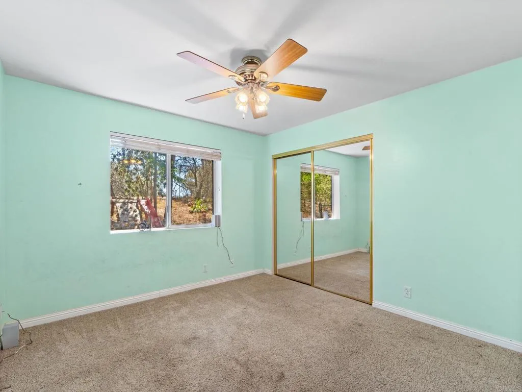 https://cdn.realtyfeed.com/cdn/127/306774613/cf37e8ca6050b7e0354a5d218a0668fe.webp