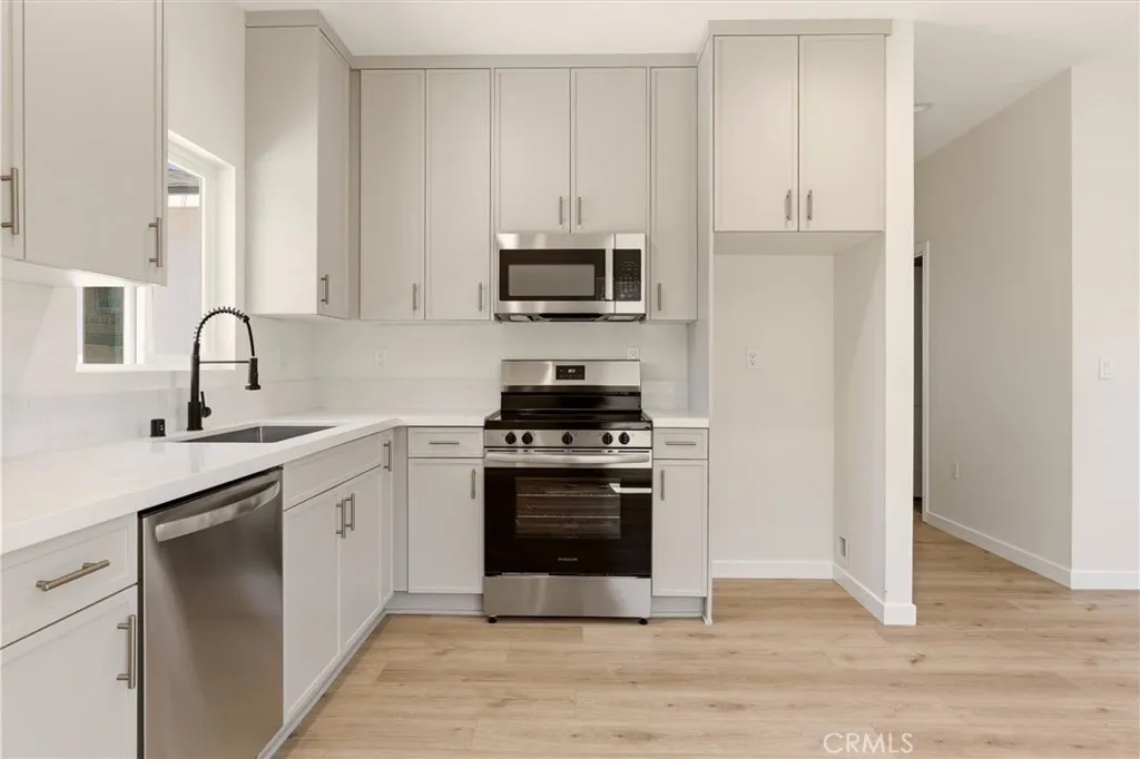 2155 Euclid Avenue Unit B, Long Beach, CA 90815 - Photo 3 of 16, Long Beach, CA
