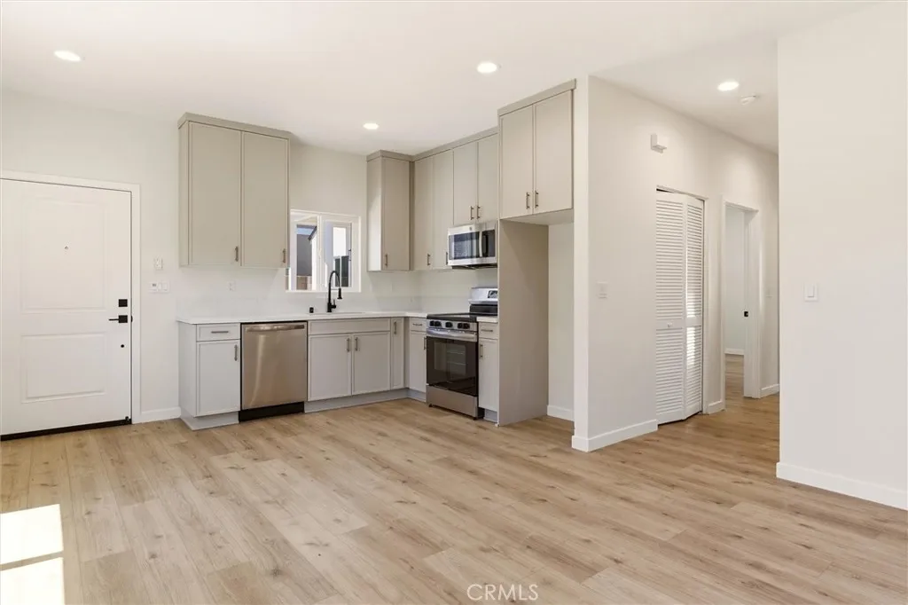 2155 Euclid Avenue Unit B, Long Beach, CA 90815 - Photo 5 of 16, Long Beach, CA