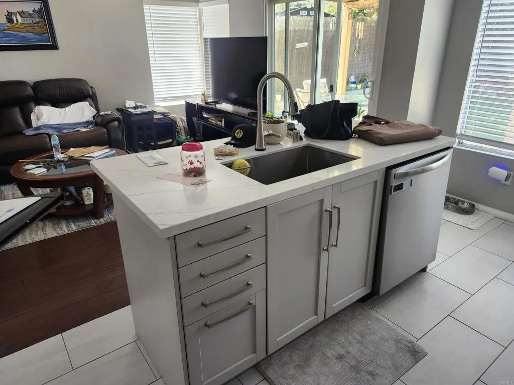 https://cdn.realtyfeed.com/cdn/127/306774694/32fc799ac3316404f01bbd0852008649.webp