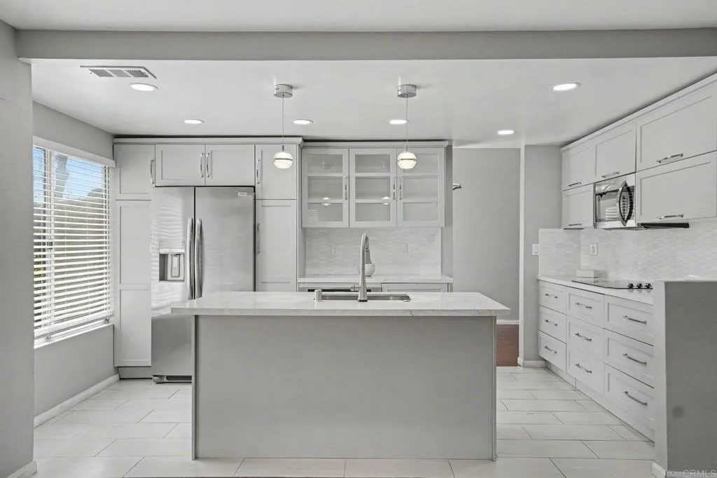 https://cdn.realtyfeed.com/cdn/127/306774694/3ac6613f4ac4da080b42fc3b088140c0.webp