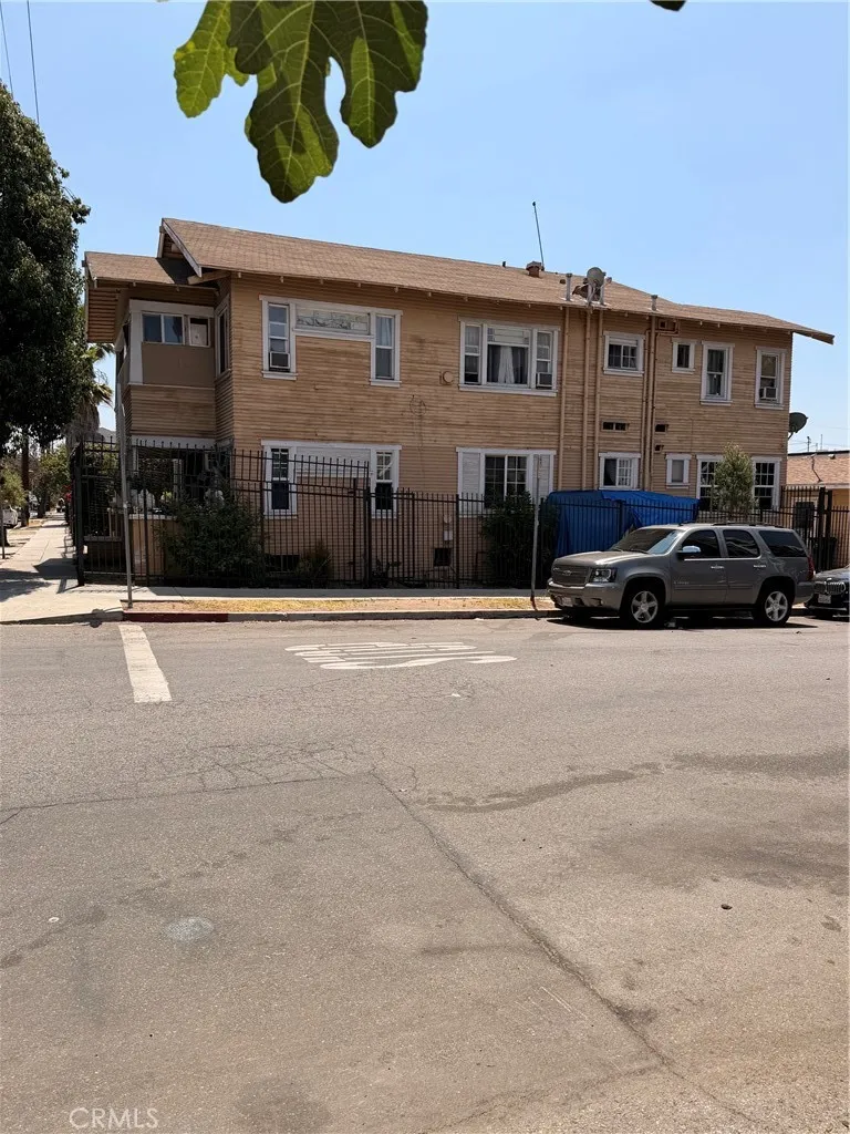 3106 San Marino, Los Angeles, CA 90006 - Main photo, Los Angeles, CA
