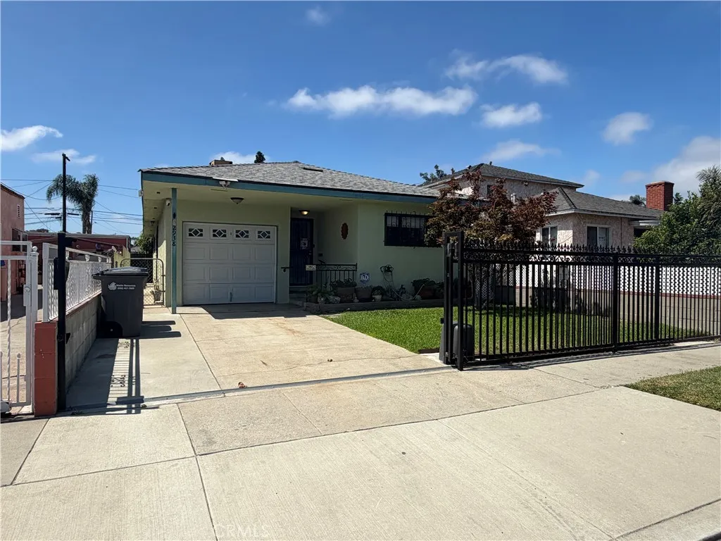 2938 Los Flores, Lynwood, CA 90262 - Photo 3 of 33, Lynwood, CA