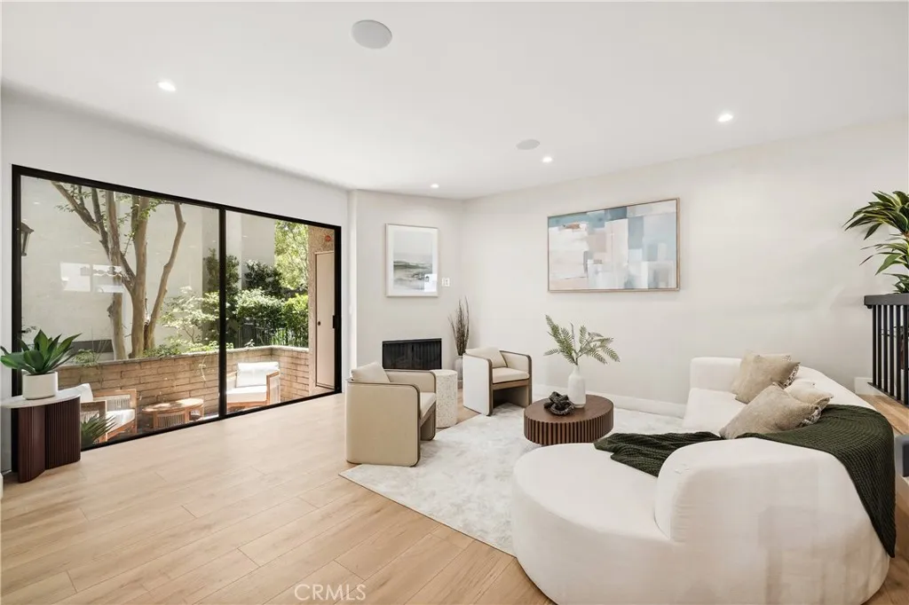 5711 Owensmouth Unit 125, Woodland Hills, CA 91367 - Photo 5 of 45, Woodland Hills, CA