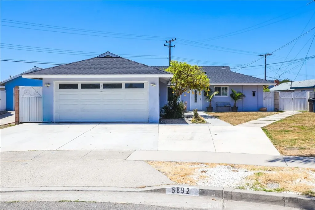 17301 Beach Boulevard Unit 1a, Huntington Beach, CA 92647 - Main photo, Huntington Beach, CA