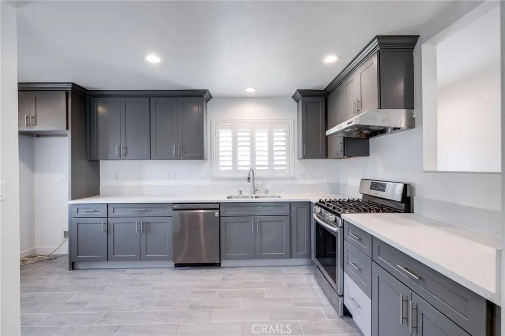 5892 Nugget Circle, Huntington Beach, CA 92647 - Photo 5 of 15, Huntington Beach, CA