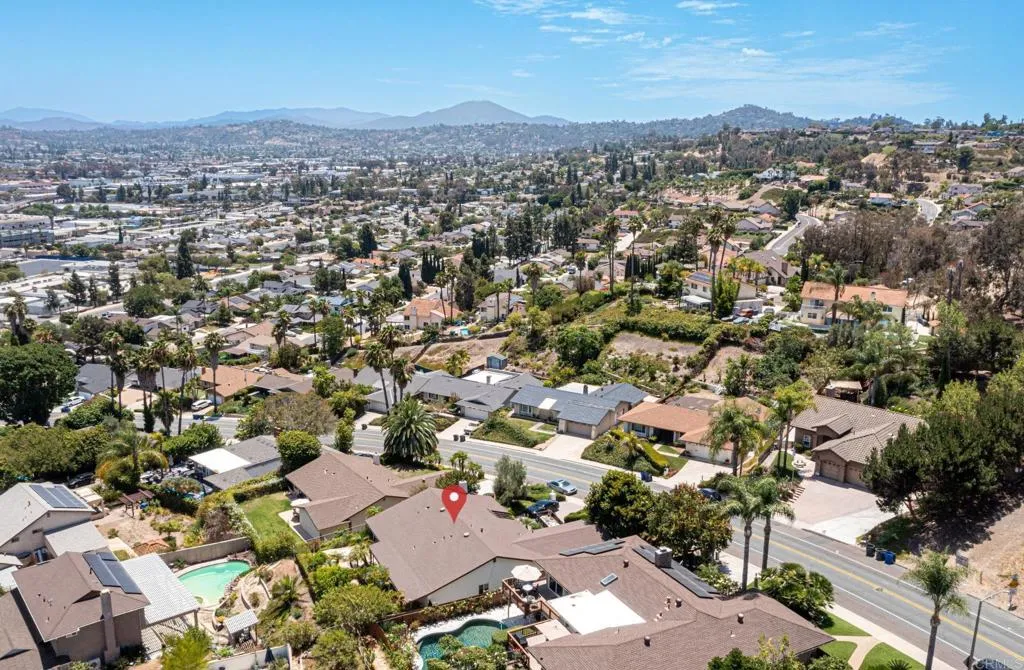 https://cdn.realtyfeed.com/cdn/127/306774781/51176b6d98f3fb9f6ffcff6247ad11f1.webp