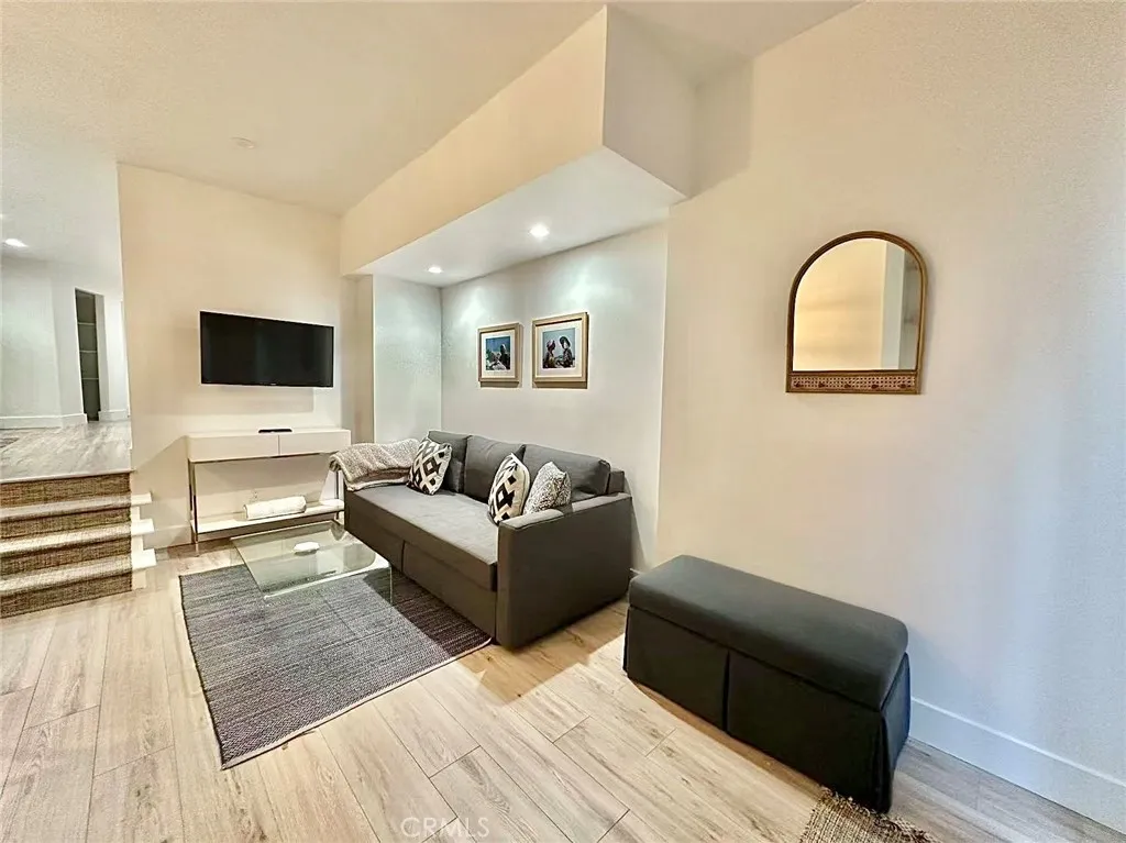 2506 Zorada Drive, Los Angeles, CA 90046 - Photo 4 of 18, Los Angeles, CA