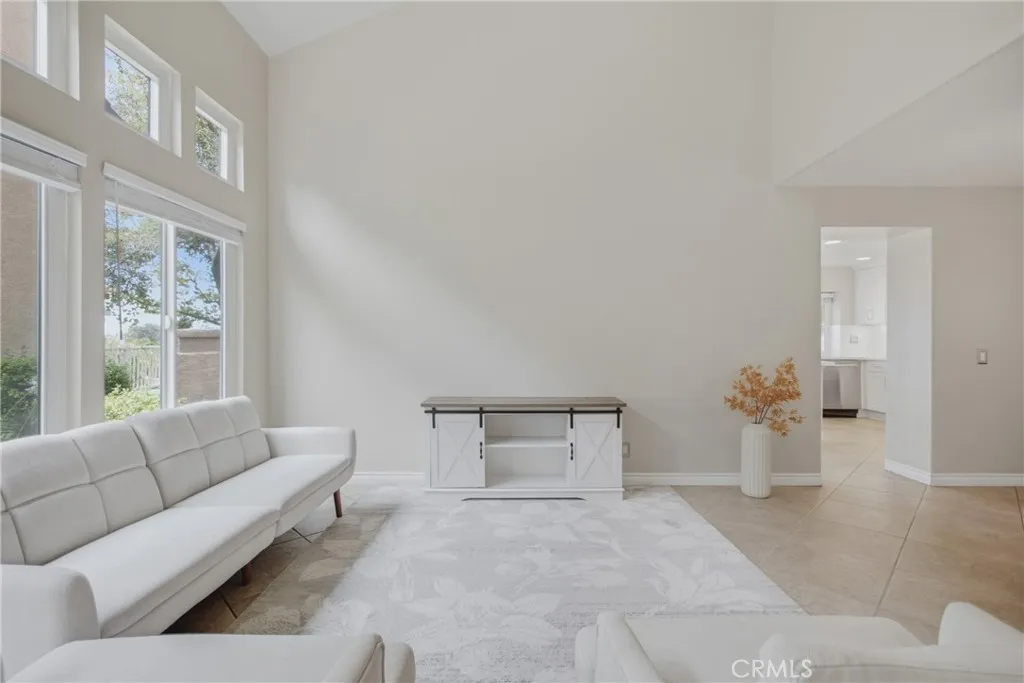 33 Fuente, Rancho Santa Margarita, CA 92688 - Photo 4 of 40, Rancho Santa Margarita, CA