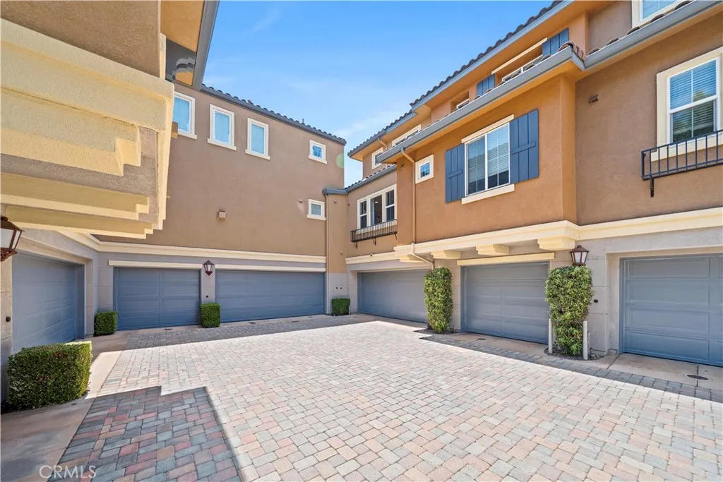 https://cdn.realtyfeed.com/cdn/127/306774859/04be64d89ab3bceb7232c224a9bc095b.webp