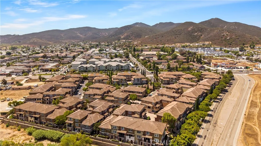 https://cdn.realtyfeed.com/cdn/127/306774859/2bf9c3e0a53d9f82691b2d4e441589d4.webp