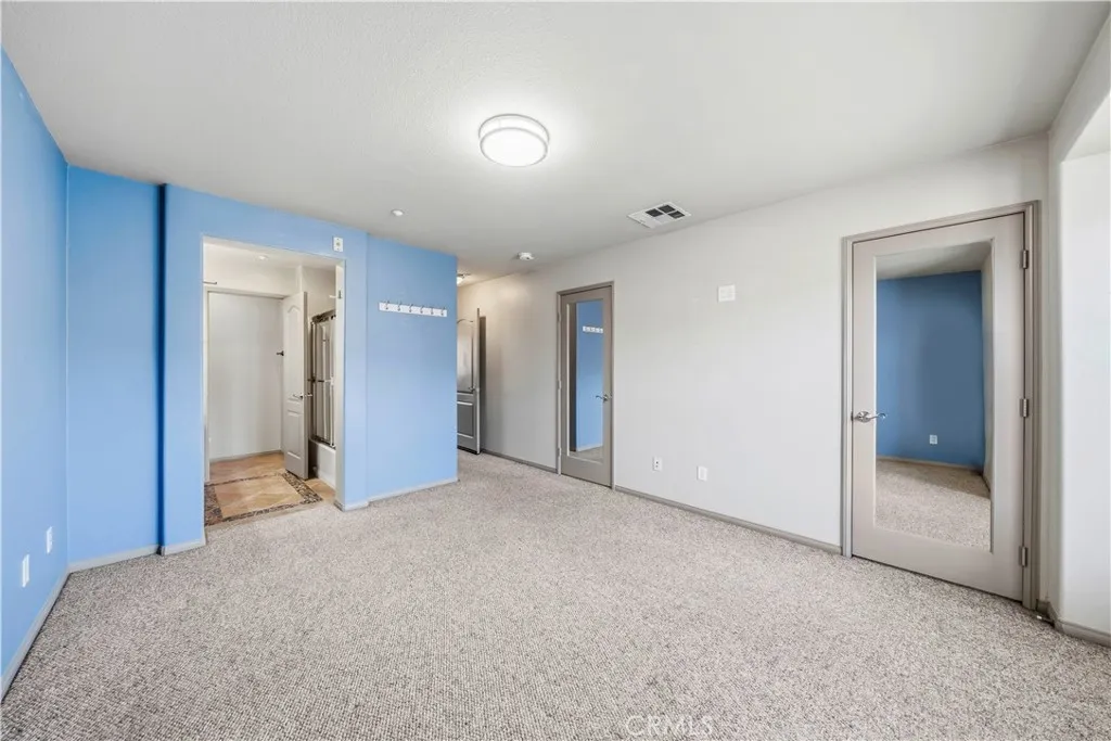 https://cdn.realtyfeed.com/cdn/127/306774859/2ffbb78f9b3cd62b7bffd39a6f47c09d.webp