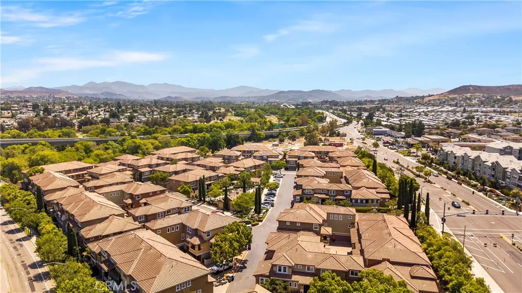 https://cdn.realtyfeed.com/cdn/127/306774859/5e0cb1cd9dd1ce48f3da13d11ef1d17e.webp