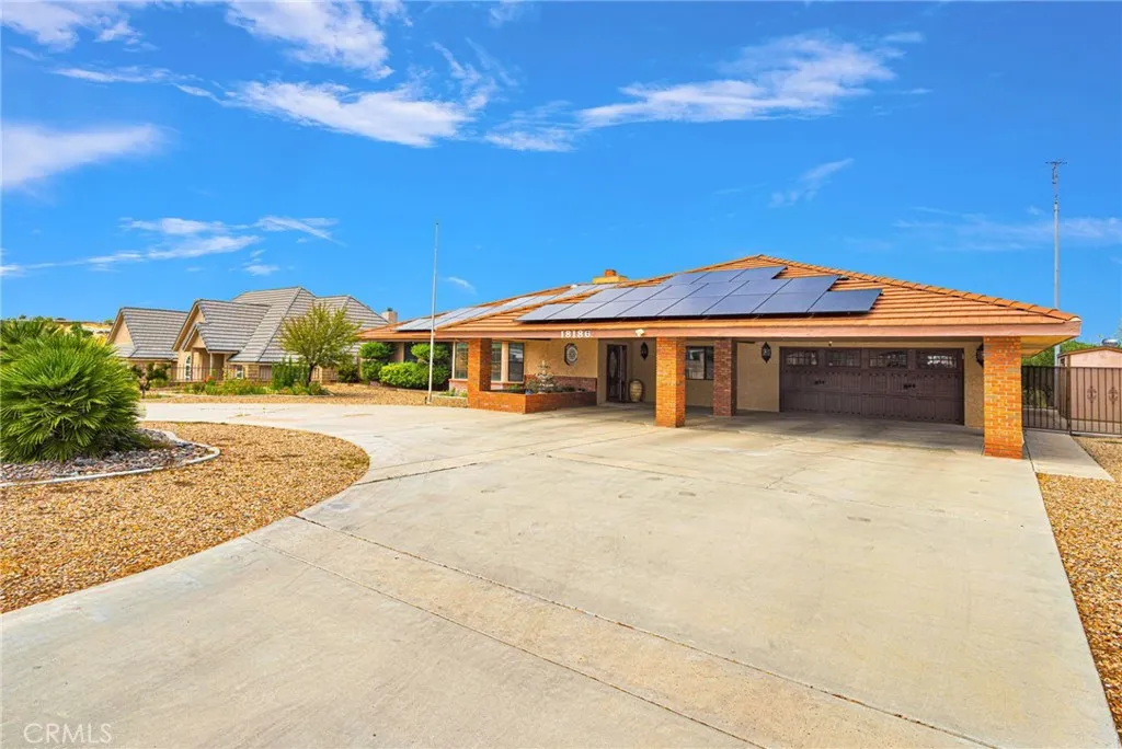 18186 Bangor Avenue, Hesperia, CA 92345 - Photo 5 of 70, Hesperia, CA