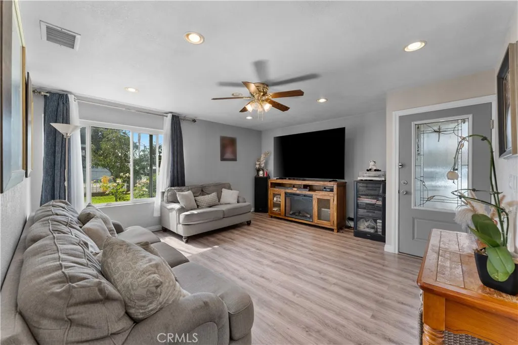 11019 Bluejay, Santa Fe Springs, CA 90670 - Photo 4 of 38, Santa Fe Springs, CA
