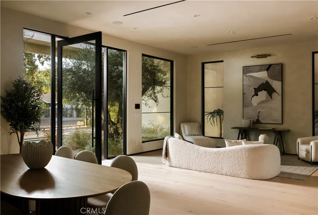 23338 Collins Street, Woodland Hills, CA 91367 - Photo 5 of 35, Woodland Hills, CA