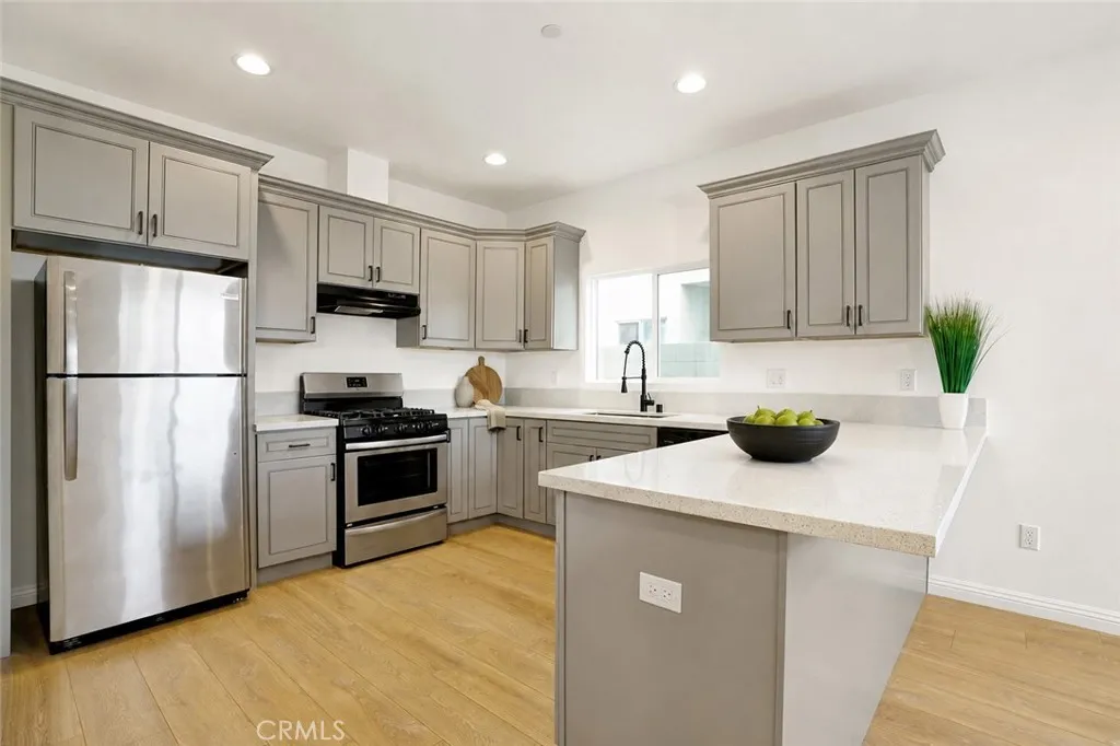 5729 Willow Crest Avenue Unit 5729, North Hollywood, CA 91601 - Photo 2 of 15, North Hollywood, CA