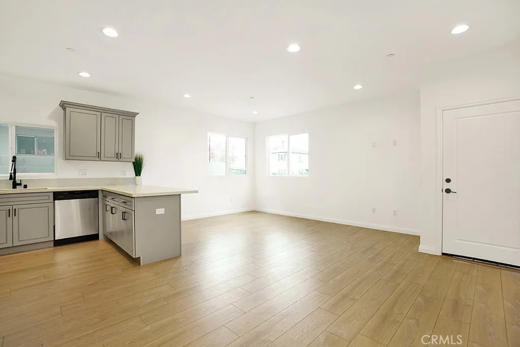 5729 Willow Crest Avenue Unit 5729, North Hollywood, CA 91601 - Photo 4 of 15, North Hollywood, CA