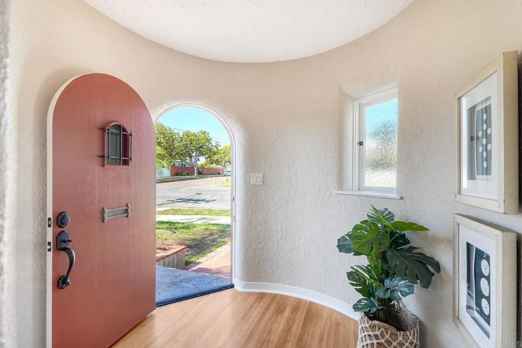 https://cdn.realtyfeed.com/cdn/127/306774992/00ab95f8e2df1c59070abafc1a5caed6.webp