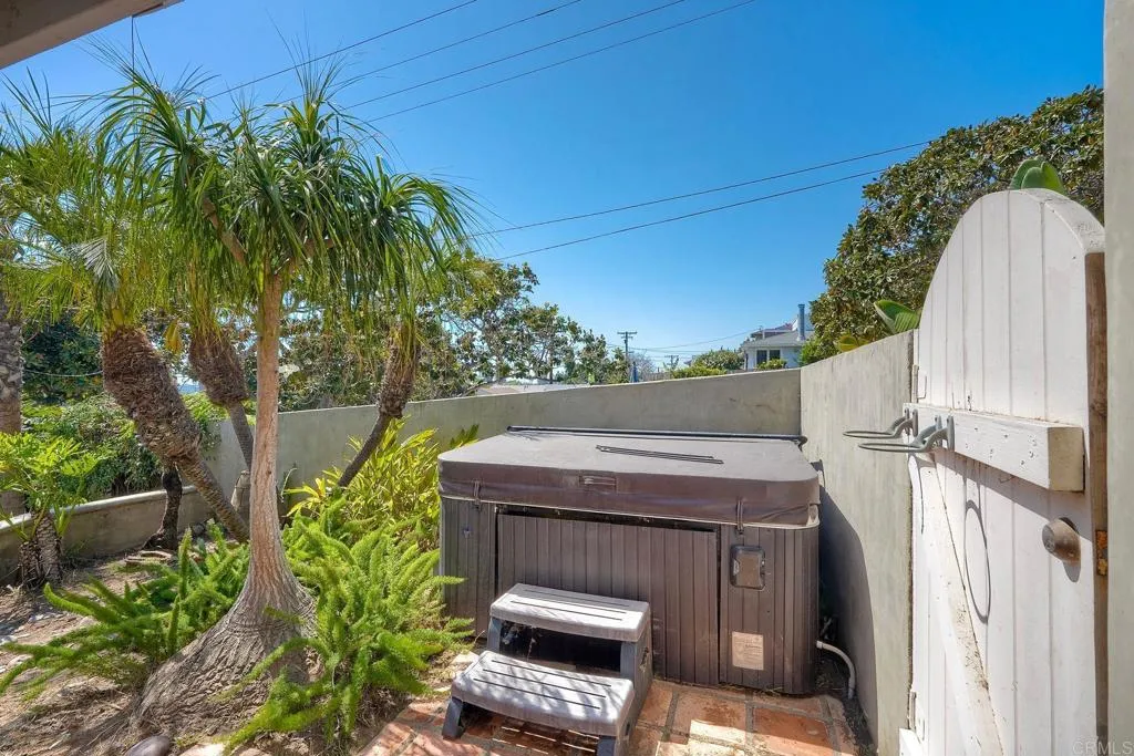 https://cdn.realtyfeed.com/cdn/127/306774992/0fb1af79348b39260e1f71e864eeff22.webp