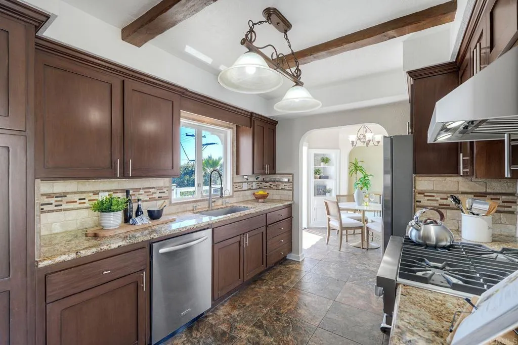 https://cdn.realtyfeed.com/cdn/127/306774992/7f222a5ec7888ddf5b9c84003b464d8f.webp