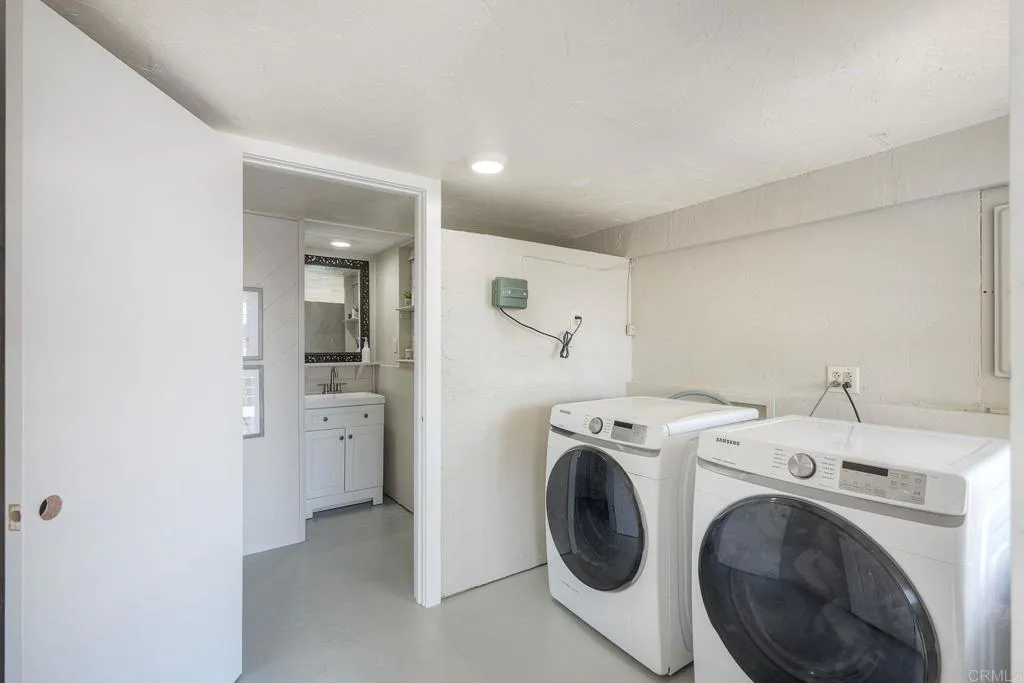https://cdn.realtyfeed.com/cdn/127/306774992/bf8dc2ef1754c186488d1f7f23a7fe86.webp