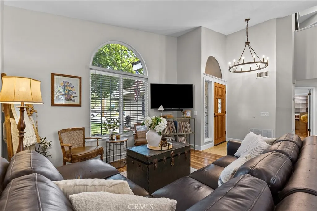 24510 Apple St., Newhall, CA 91321 - Photo 5 of 47, Newhall, CA