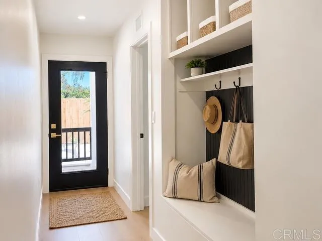 https://cdn.realtyfeed.com/cdn/127/306775108/e9fbf13ef9e7a89de49031ebd2954eb4.webp