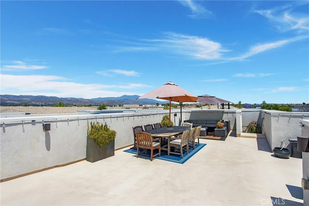 157 Follyhatch, Irvine, CA 92618 - Main photo, Irvine, CA