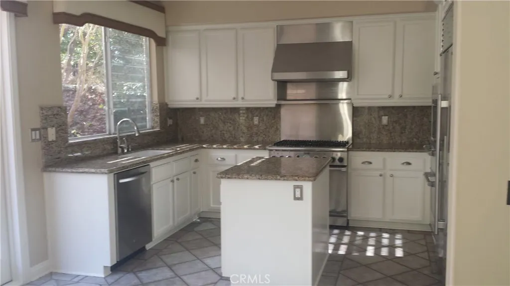 7114 Forest Glen, Huntington Beach, CA 92648 - Photo 4 of 14, Huntington Beach, CA