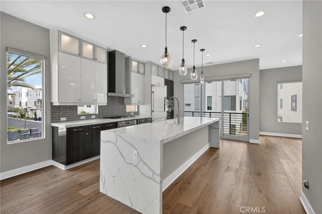 39 Ebb Tide, Newport Beach, CA 92663 - Main photo, Newport Beach, CA