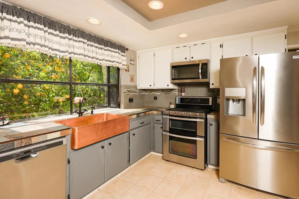 https://cdn.realtyfeed.com/cdn/127/306775224/3536fb7c6d7cb439d10ba7275bf5f53d.webp
