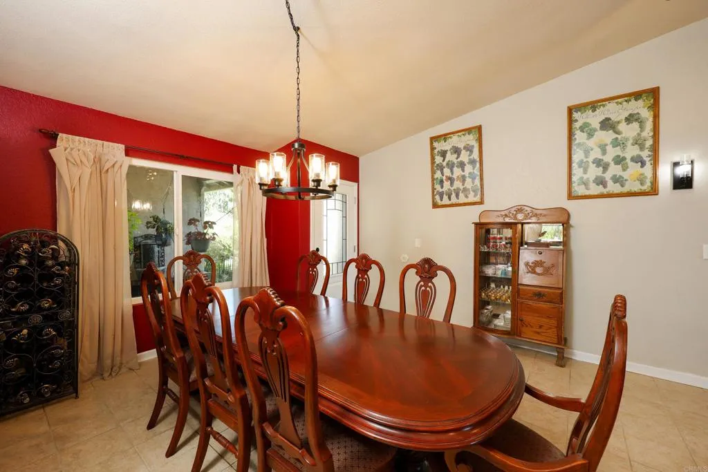 https://cdn.realtyfeed.com/cdn/127/306775224/61ac63e281d12290728e6500f90a23f2.webp
