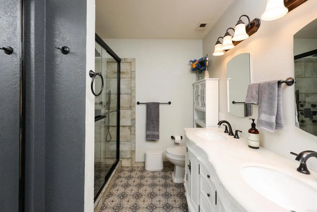 https://cdn.realtyfeed.com/cdn/127/306775224/e8c61f92788b1a67d3dc81a9cde216de.webp