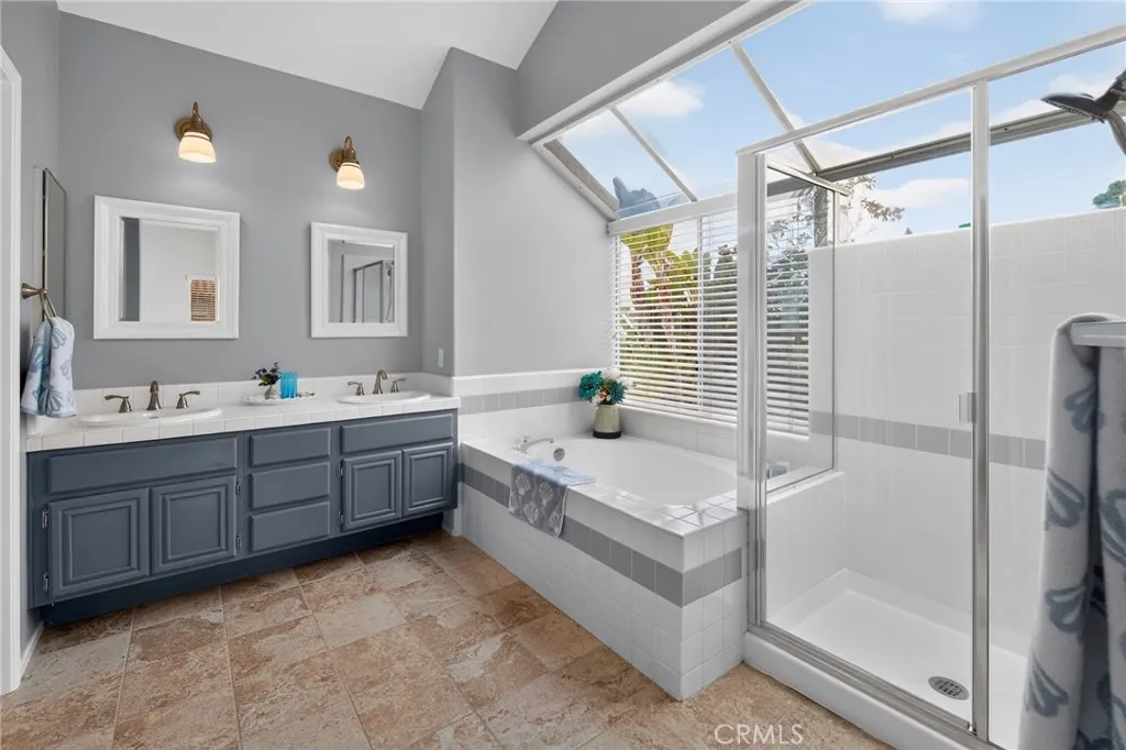 https://cdn.realtyfeed.com/cdn/127/306775245/5c00378abfe068813343b32e4b805e92.webp