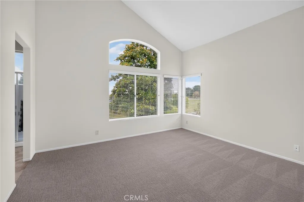 https://cdn.realtyfeed.com/cdn/127/306775245/633a1cb55508760a3fca2bf49f76ce18.webp