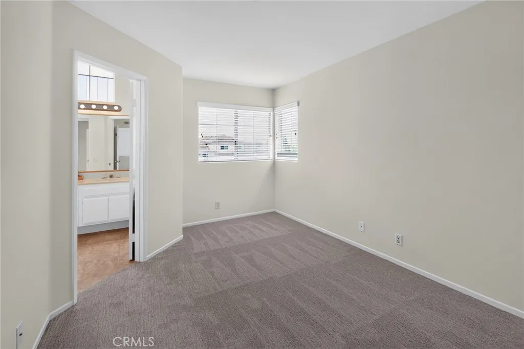 https://cdn.realtyfeed.com/cdn/127/306775245/87e6670a4500d68297ca6cdab774f30a.webp