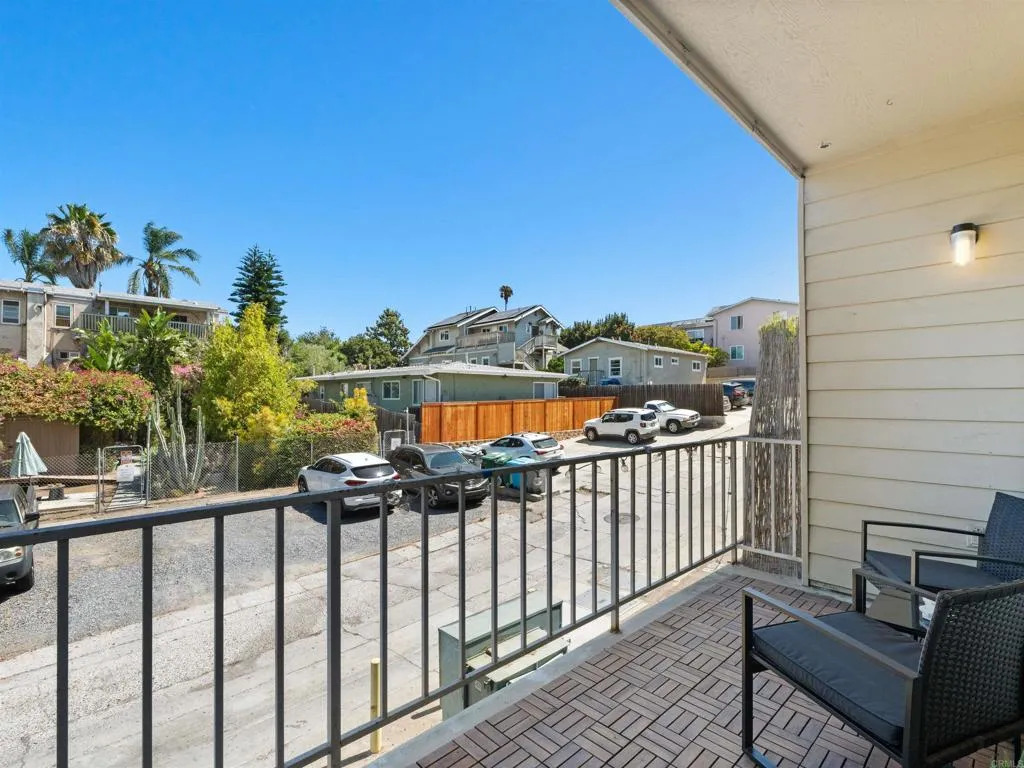 https://cdn.realtyfeed.com/cdn/127/306775254/7c0fc5a8fb67f458a1e6bb9b75ff4a27.webp