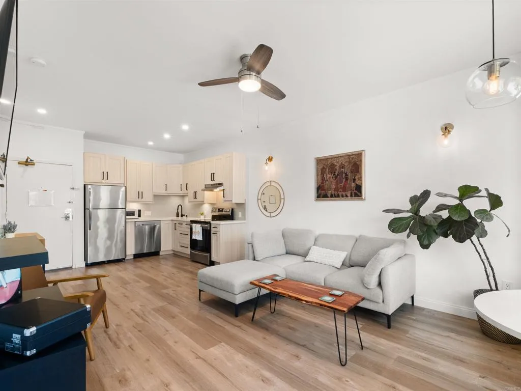 https://cdn.realtyfeed.com/cdn/127/306775254/9400e45c4688ffddae1ecf6d6cfea8f4.webp
