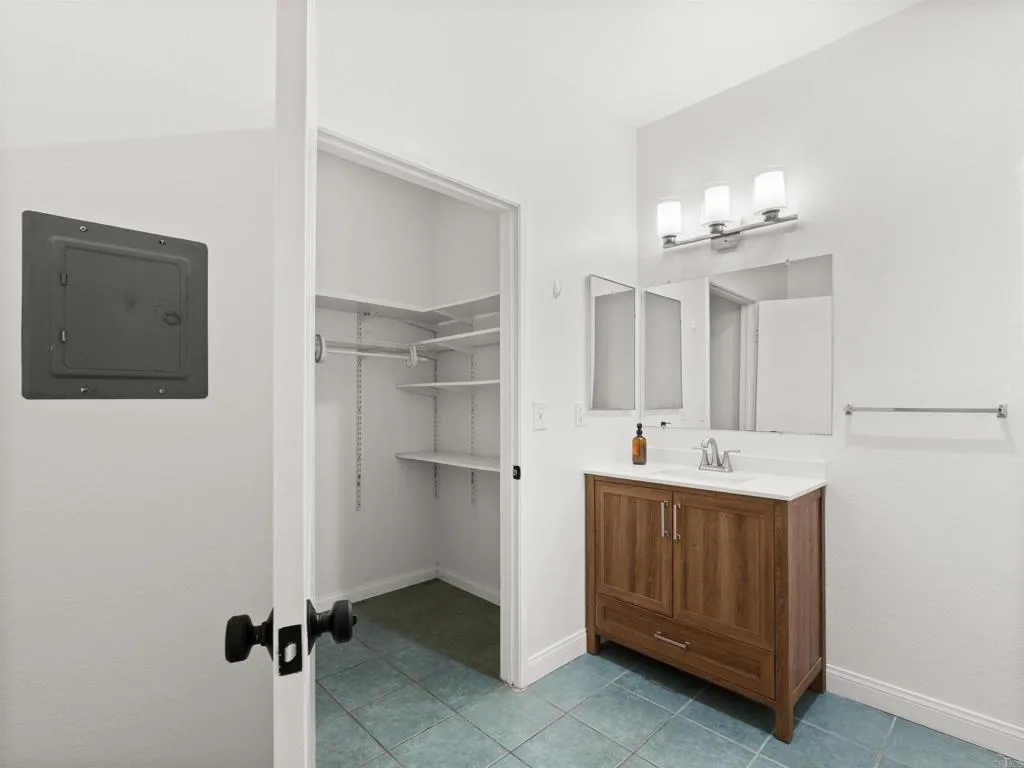 https://cdn.realtyfeed.com/cdn/127/306775254/b614ce4958cf7eb941dbd5ba7c16daf4.webp