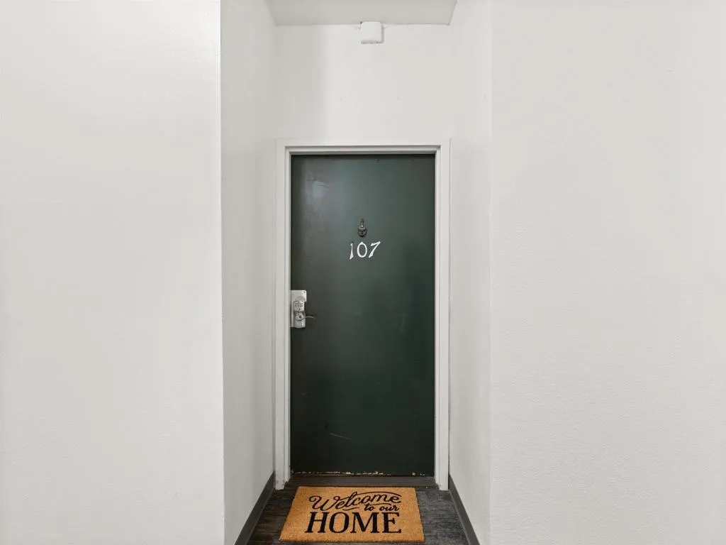 https://cdn.realtyfeed.com/cdn/127/306775254/bc0743b3a6202fb6e6afca4e0ee19033.webp