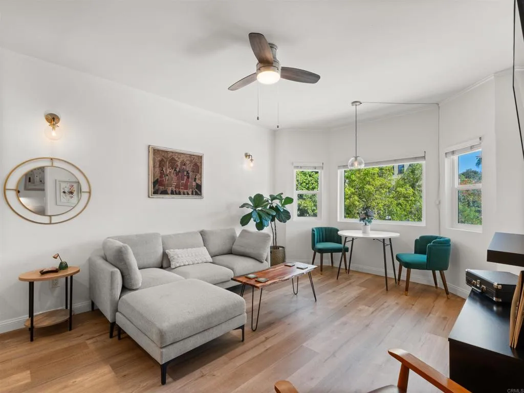 https://cdn.realtyfeed.com/cdn/127/306775254/ce4180f3b4ea93d8b27c4d15c9339bf3.webp