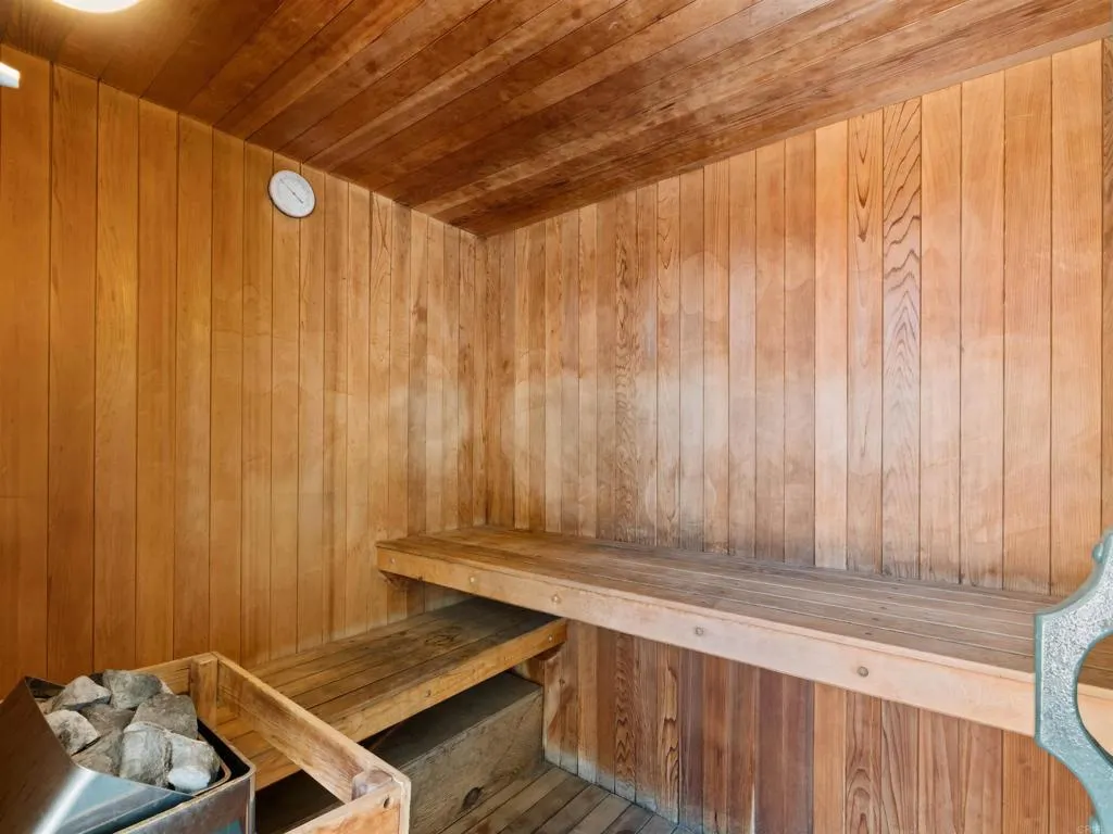 https://cdn.realtyfeed.com/cdn/127/306775254/f11ffbbeb7bb9b55203bd893878a2b35.webp