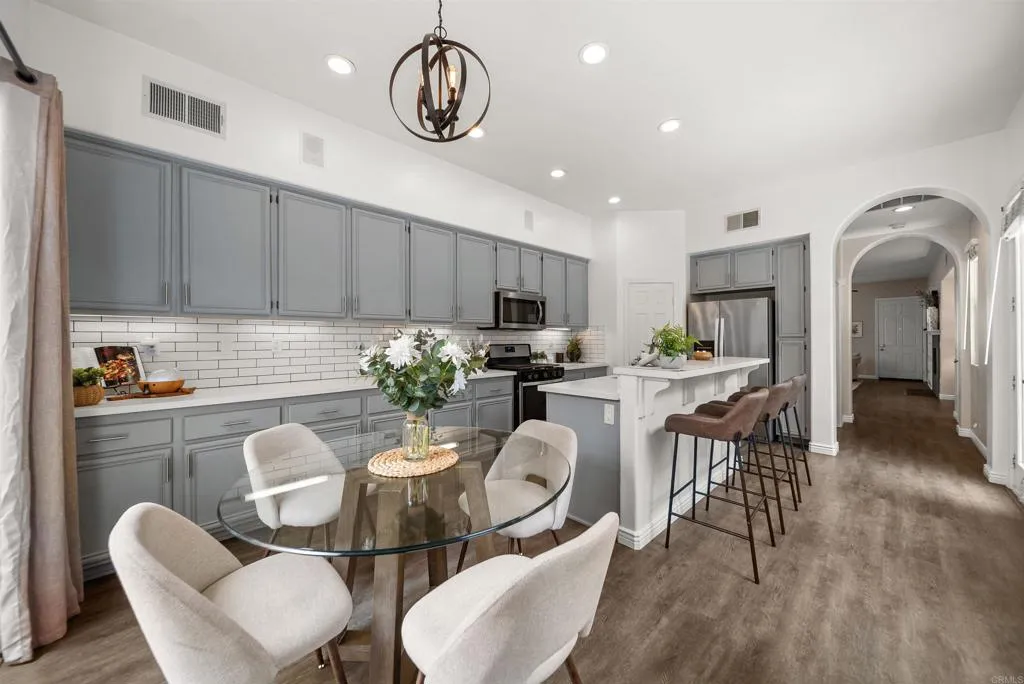 https://cdn.realtyfeed.com/cdn/127/306775269/2502dda5b22af4c40bfc6b35f9969bfa.webp