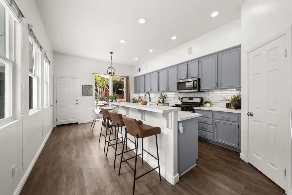 https://cdn.realtyfeed.com/cdn/127/306775269/7d2cfffe8185d7f0364fc88909d15be0.webp
