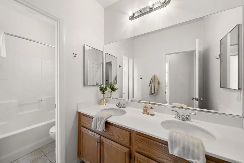 https://cdn.realtyfeed.com/cdn/127/306775269/ffbc3590ea557821502471b7aca94a84.webp