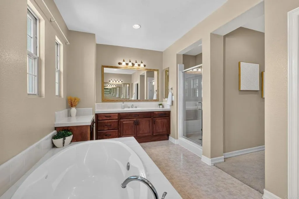 https://cdn.realtyfeed.com/cdn/127/306775270/270392490f168f7d720eee5dedd24017.webp