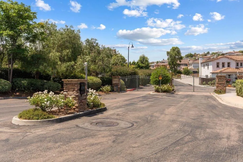 https://cdn.realtyfeed.com/cdn/127/306775270/2c1faba83f1e578b43aa500e358a1da4.webp