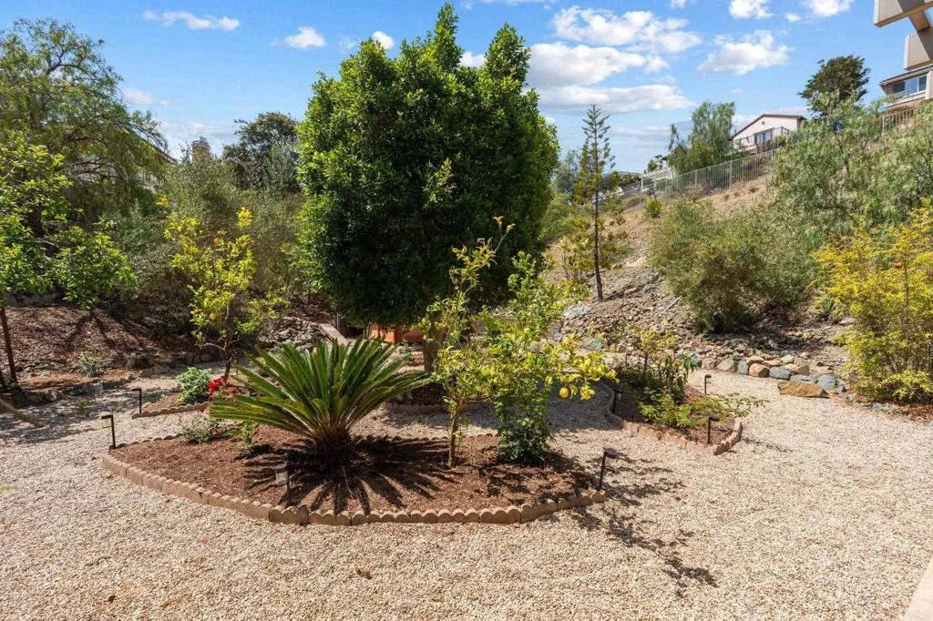 https://cdn.realtyfeed.com/cdn/127/306775270/393fced29326de7df19331102a63d507.webp